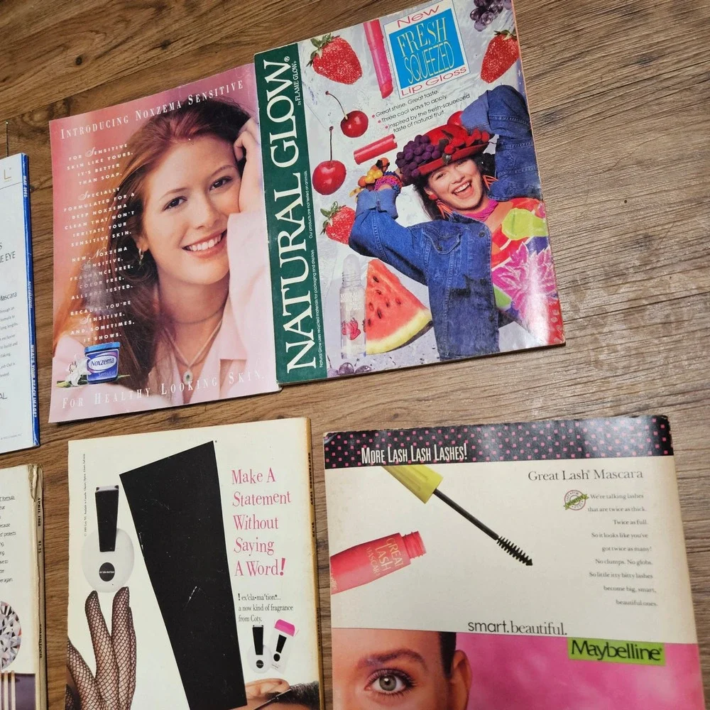 Lot of 9 VTG 1990s Magazines Seventeen Sassy Details Neve Campbell Elijah Wood